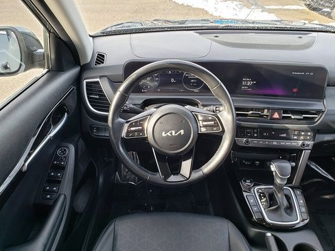 Used 2024 Kia Seltos EX image 14