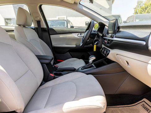 Used 2023 Kia Forte LXS w/ LXS Technology Package FWD image 30