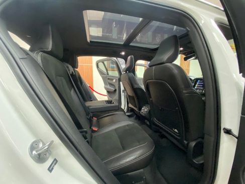 Used 2022 Volvo XC40 T5 R-Design AWD/4WD image 13