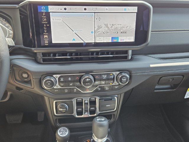 New 2025 Jeep Wrangler Unlimited Sahara AWD/4WD image 9