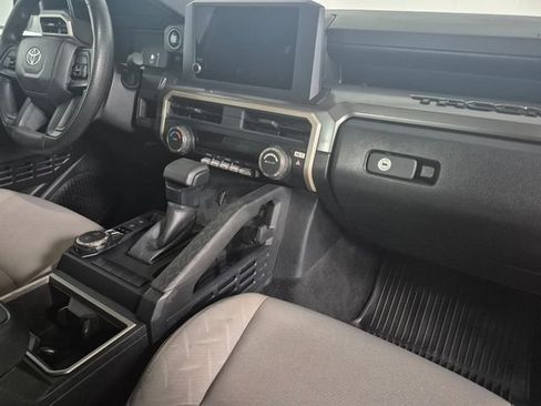 Certified 2024 Toyota Tacoma SR5 AWD/4WD image 33