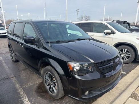 Used 2019 Dodge Grand Caravan GT image 2