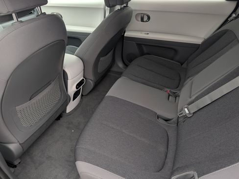 New 2026 Hyundai Ioniq 5 SE image 8