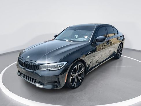 Used 2021 BMW 330i Sedan w/ Driving Assistance Package RWD image 1