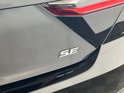 Used 2025 Toyota Camry SE image 27