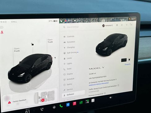 Used 2023 Tesla Model Y Long Range AWD/4WD image 28