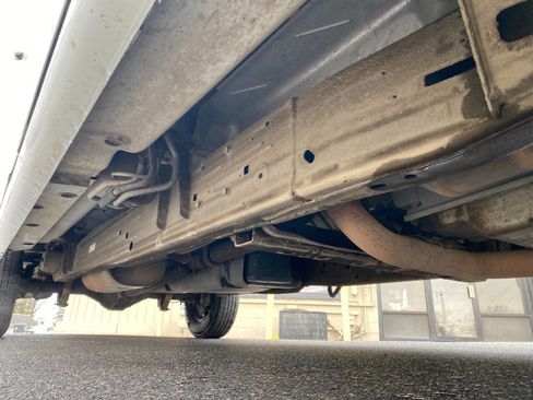 Used 2018 Chevrolet Express 3500 LS image 27