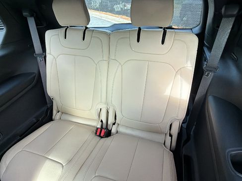 Used 2025 Jeep Grand Cherokee L Limited AWD/4WD image 25