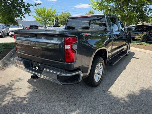 Used 2022 Chevrolet Silverado 1500 LT AWD/4WD image 5