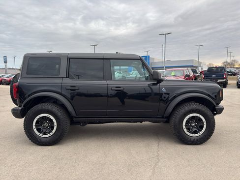 Used 2022 Ford Bronco Black Diamond w/ Sasquatch Package image 4