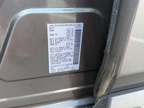 Used 2025 Nissan Pathfinder S FWD image 40