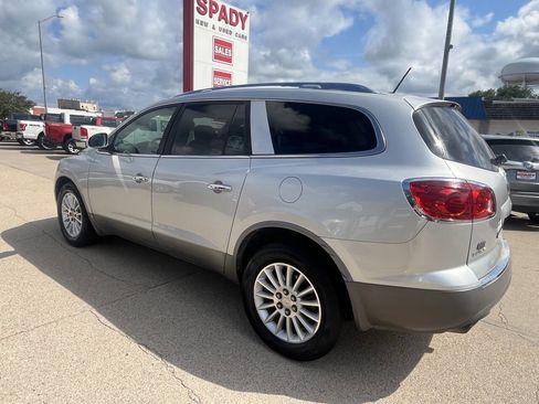 Used 2009 Buick Enclave CXL image 19