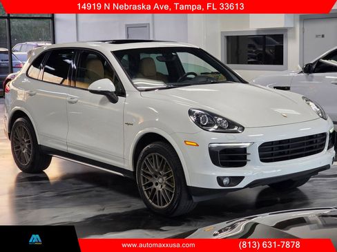 Used 2017 Porsche Cayenne S Platinum w/ Premium Package (PJW) image 7