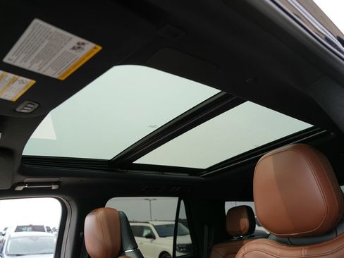 Used 2023 Lincoln Navigator Reserve w/ Equipment Group 201A image 18