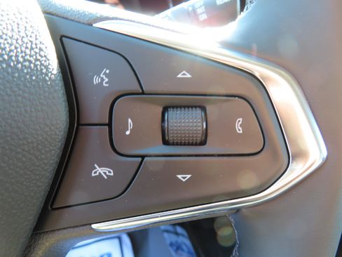 New 2025 Chevrolet Trax LT w/ Sunroof Package image 16