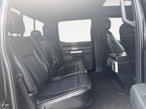 Used 2019 Ford F150 Lariat w/ Equipment Group 502A Luxury AWD/4WD image 14