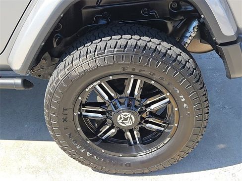 Used 2021 Jeep Wrangler Unlimited Sahara image 11