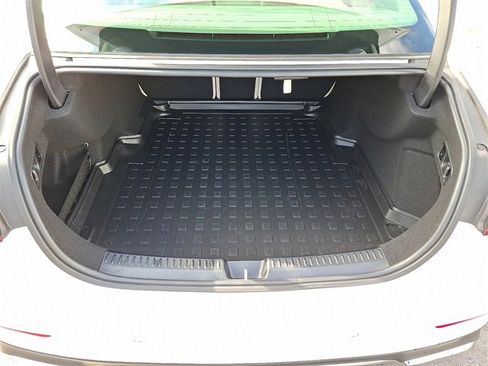 Used 2025 Mercedes-Benz E 350 Sedan image 29