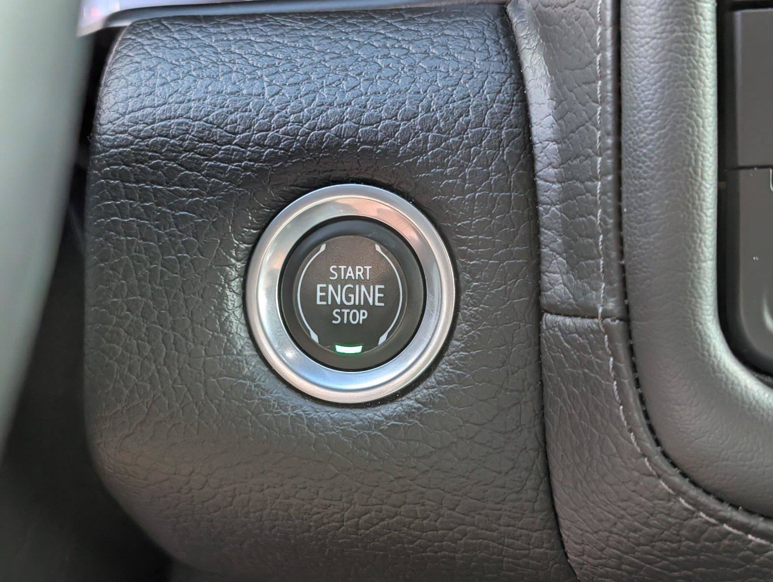 Used 2023 GMC Yukon Denali RWD image 25