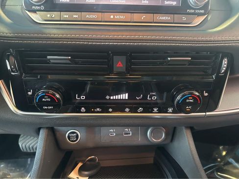 Used 2021 Nissan Rogue SV AWD/4WD image 23