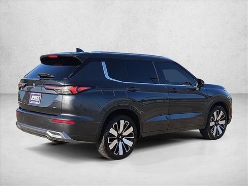 Used 2025 Mitsubishi Outlander SEL FWD image 5