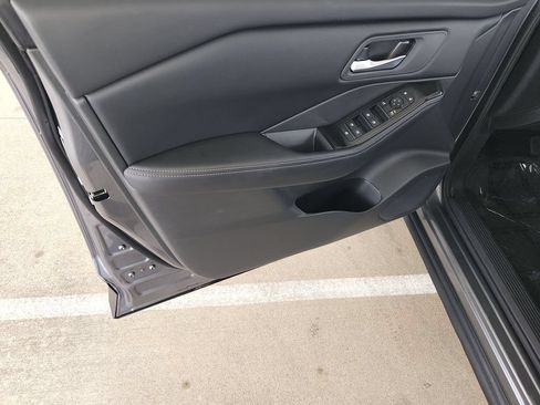 Used 2026 Nissan Rogue SV FWD image 28