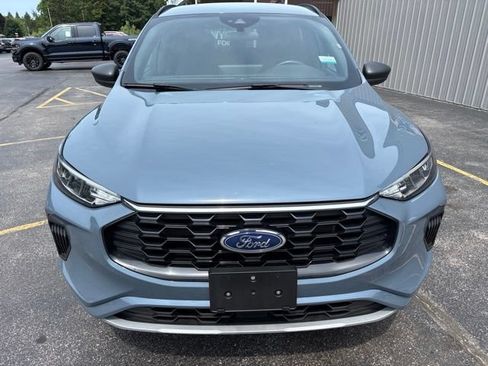 Used 2024 Ford Escape ST-Line w/ Tech Pack #1 AWD/4WD image 9