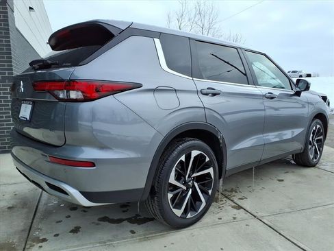 Used 2024 Mitsubishi Outlander SE image 7