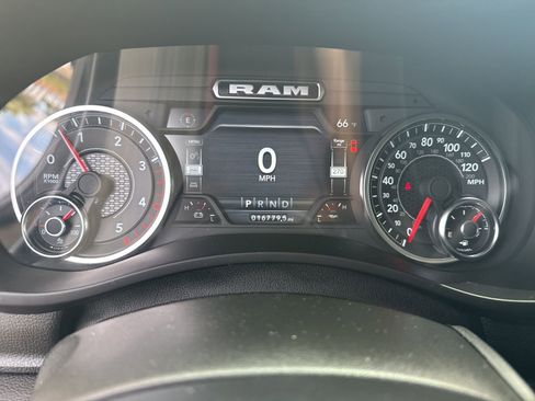 Used 2024 RAM 2500 Laramie w/ Towing Technology Group image 21