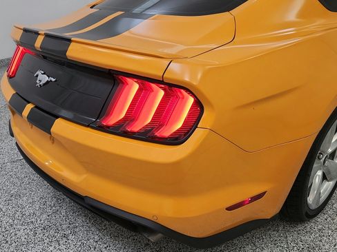 Used 2018 Ford Mustang Coupe w/ Equipment Group 101A RWD image 23