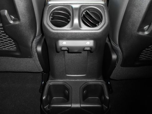 New 2025 Jeep Gladiator Sport image 23