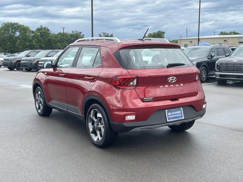 Certified 2025 Hyundai Venue SEL FWD image 7