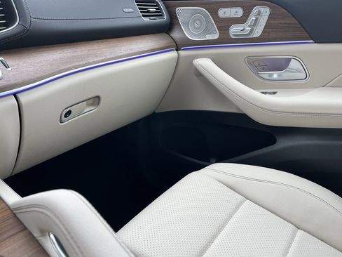 Certified 2025 Mercedes-Benz GLS 450 4MATIC image 52