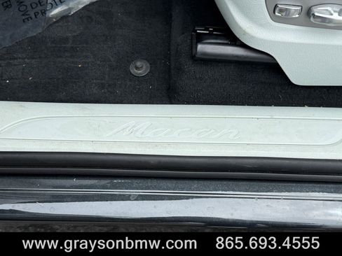 Used 2024 Porsche Macan AWD/4WD image 12