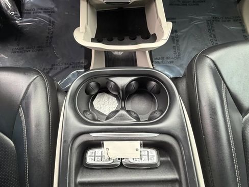 Used 2021 Chrysler Voyager Lxi image 25