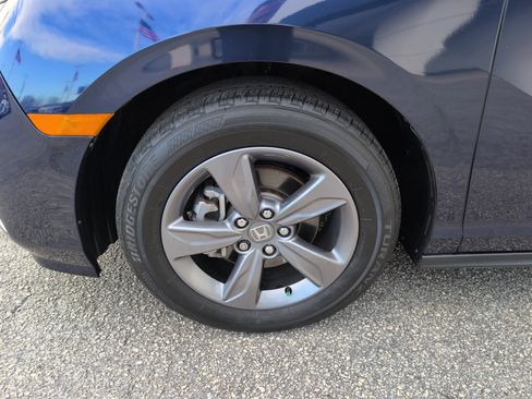 Used 2023 Honda Odyssey EX image 2