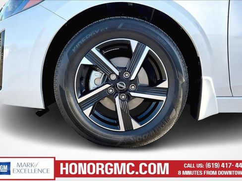 Used 2024 Nissan Sentra SV FWD image 31