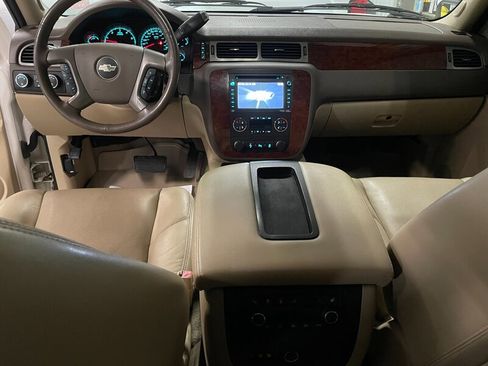 Used 2012 Chevrolet Suburban LTZ AWD/4WD image 8