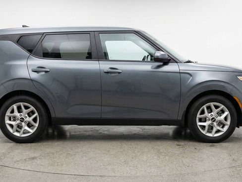 Used 2025 Kia Soul LX w/ LX Technology Package image 11