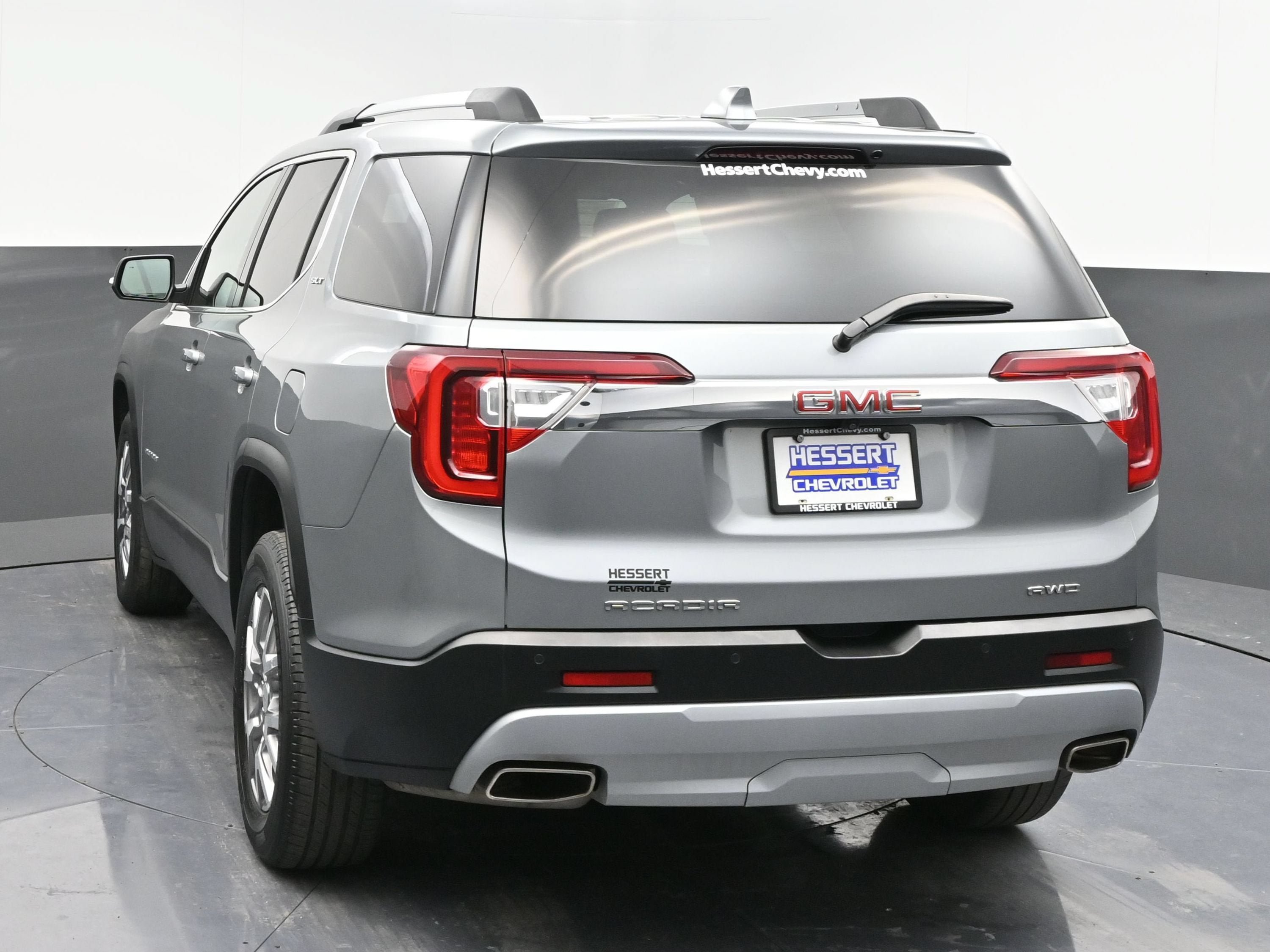 Certified 2023 GMC Acadia SLT w/ Technology Package AWD/4WD image 7