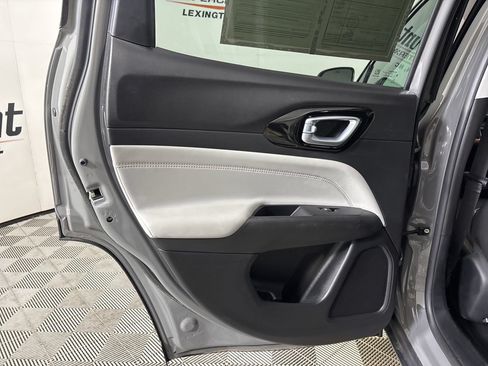 Used 2022 Jeep Compass Limited AWD/4WD image 21