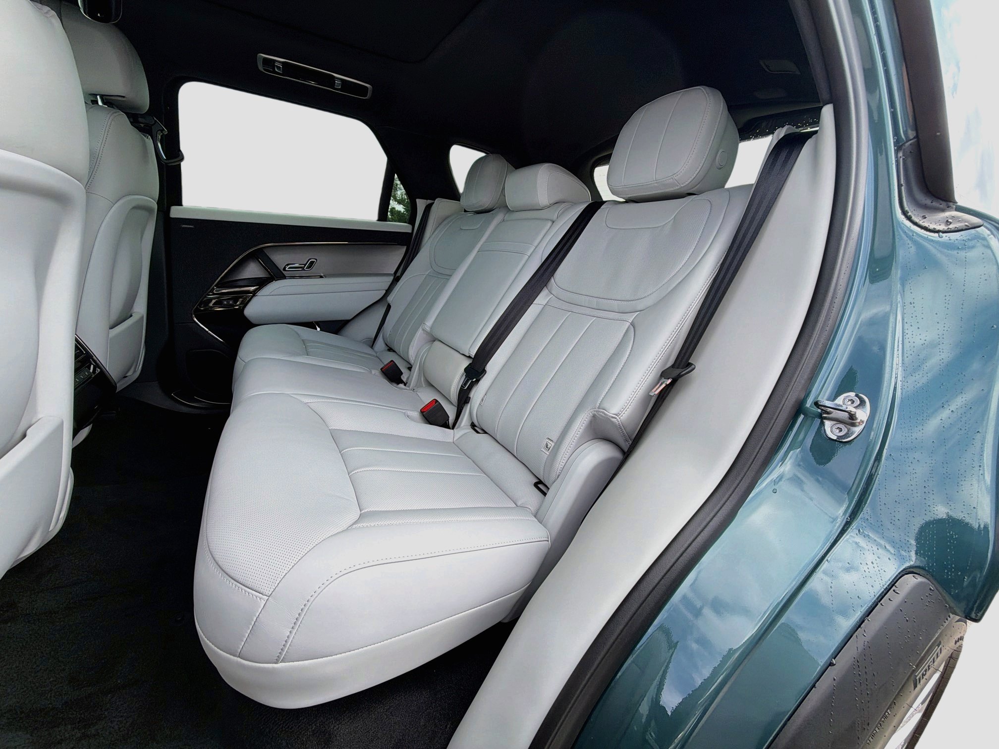 New 2027 Land Rover Range Rover Sport SE AWD/4WD image 22