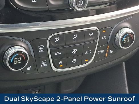 Used 2023 Chevrolet Traverse RS AWD/4WD image 14