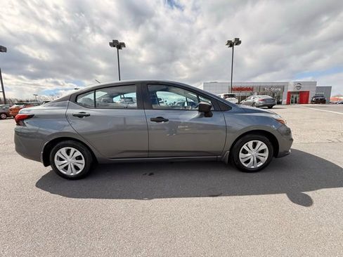 Certified 2022 Nissan Versa S image 4