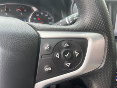 Used 2023 GMC Acadia SLE w/ Driver Convenience Package image 11