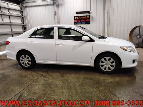 Used 2009 Toyota Corolla LE FWD image 2