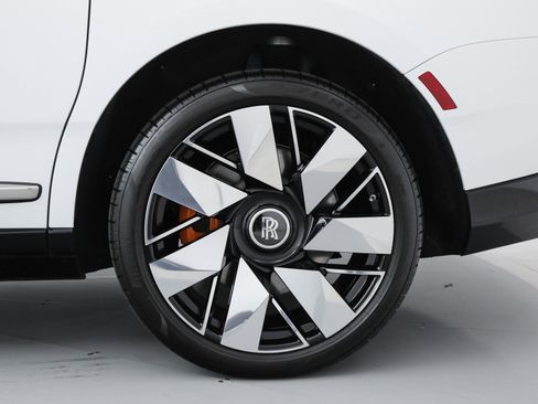 Used 2026 Rolls-Royce Cullinan image 43