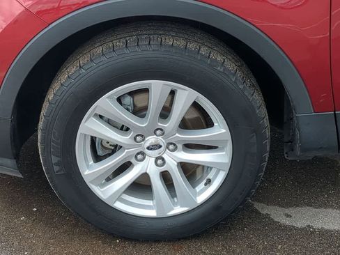 Used 2018 Ford Explorer XLT w/ Equipment Group 201A AWD/4WD image 13