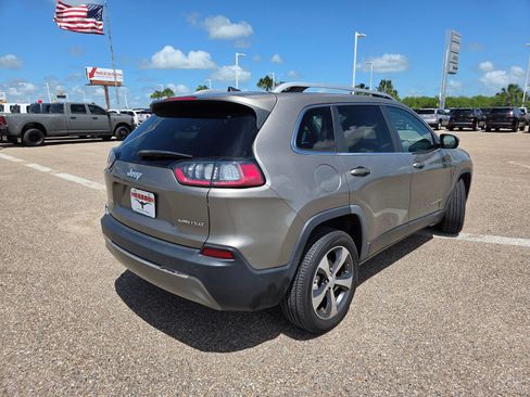 Used 2020 Jeep Cherokee Limited w/ Technology Group FWD image 7