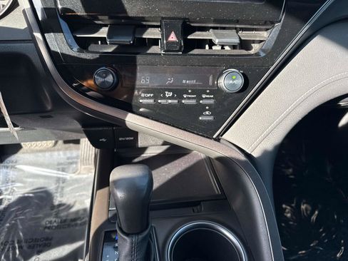 Used 2021 Toyota Camry SE image 25